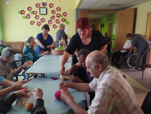 Izbraukuma radoša darbnīca "Vācam ražu" Višķu sociālo aprūpes centrā "Rūpes"